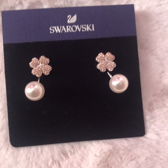 New and authentic Swarovski Latisha earring
Flower, White, Rose gold-tone plated - Picture 5 of 5